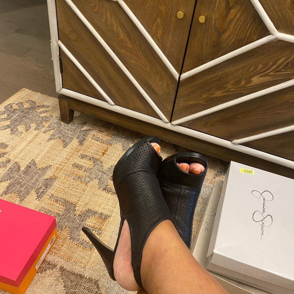 Audrey Brook Slingback Heel